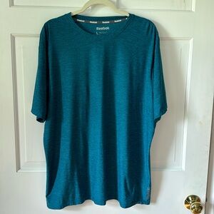 Reebok Men’s Athletic Shirt. Size L